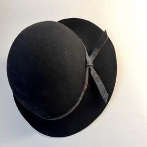 Roots wool hat
